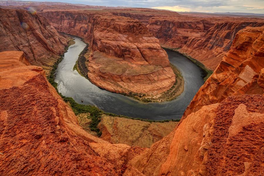 Canyons, mountains, desert, night sky – Page, Arizona