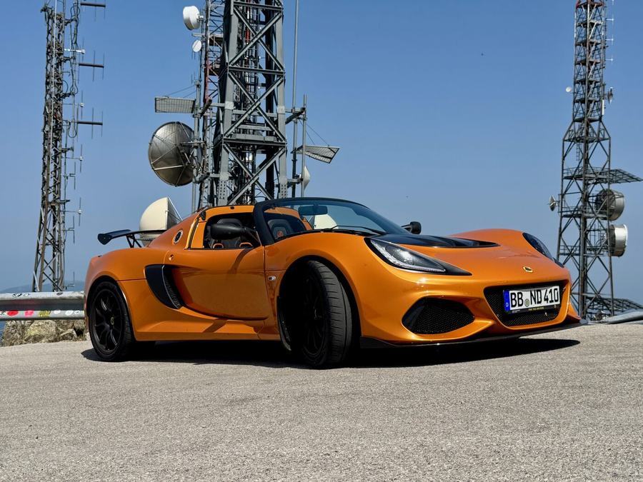 Lotus & Smart Roadster – Sardinia, Italy