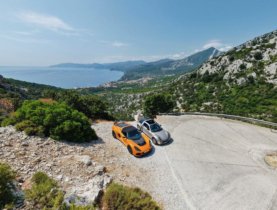 Lotus & Smart Roadster – Sardinia, Italy